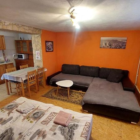 Privat 498 Hotel Lúčky Buitenkant foto