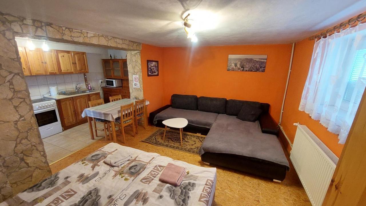 Privat 498 Hotel Lúčky Buitenkant foto